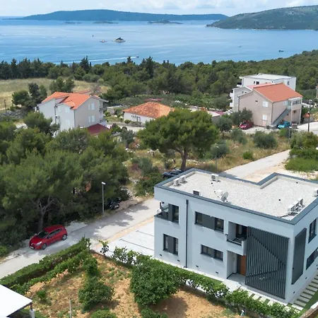 Fig By Bright Bliss *