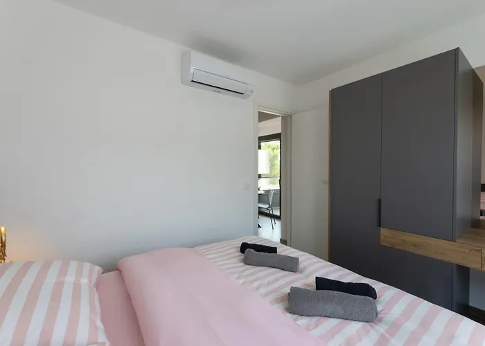 Fig By Bright Bliss *