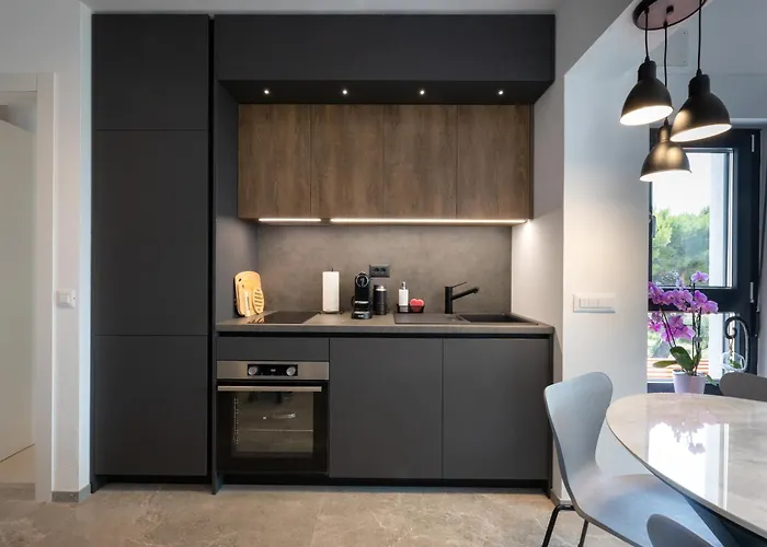 Fig By Bright Bliss Seget Vranjica