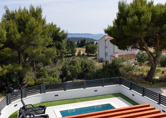 Fig By Bright Bliss Seget Vranjica